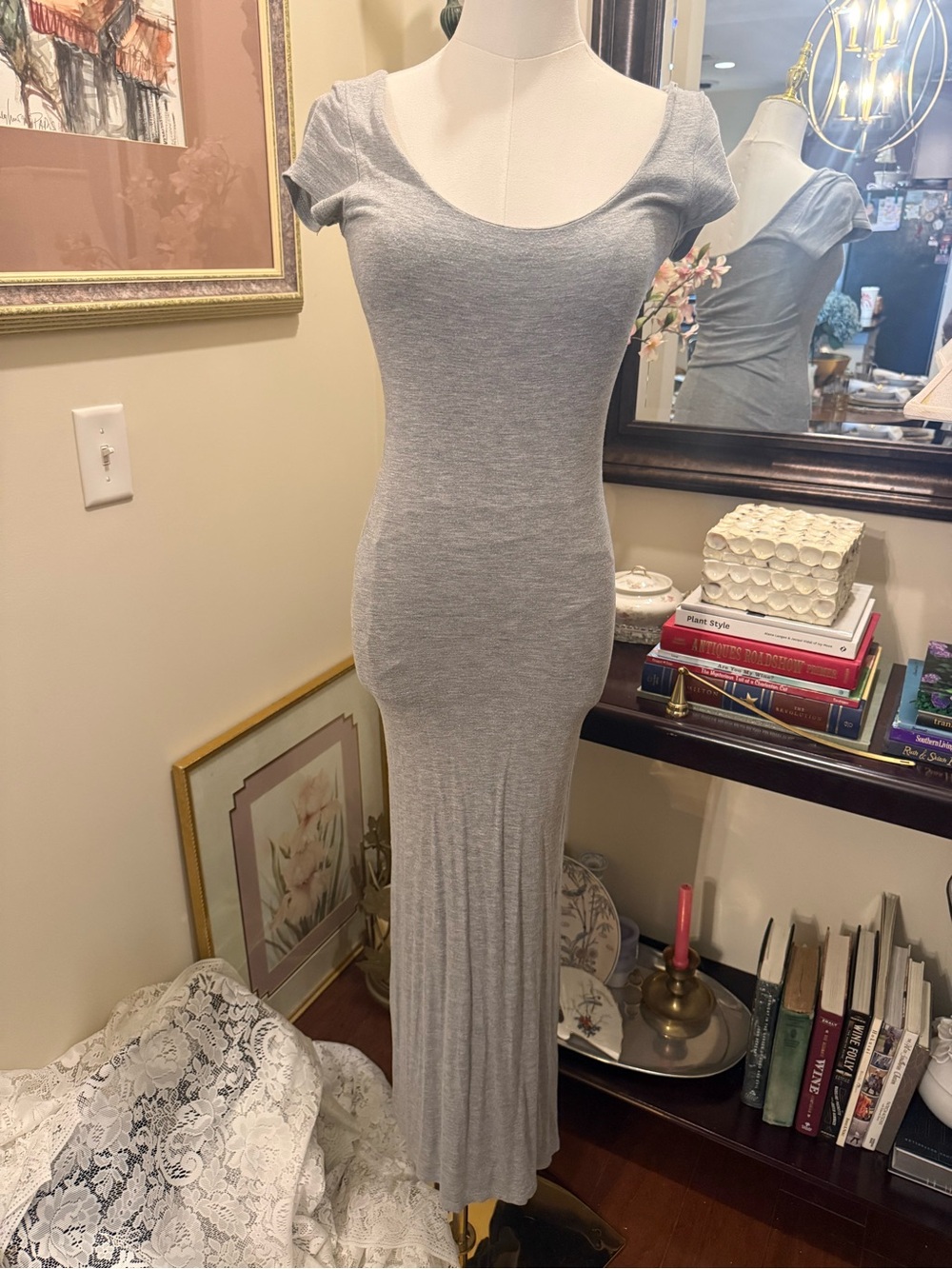 Mint Scoop-Neck Light Gray Midi Dress